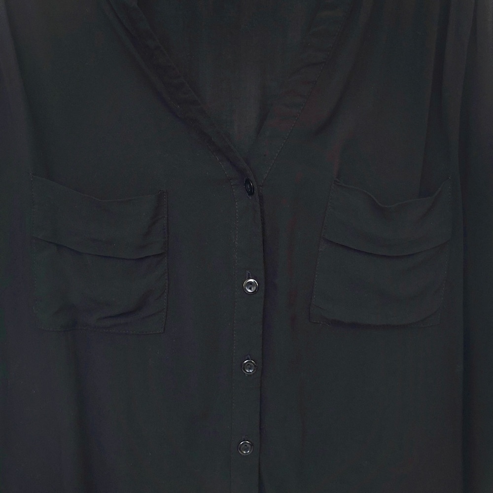 V-NECK BUTTON-DOWN BLOUSE / SHIRT (BLACK) - Picture 4 of 6